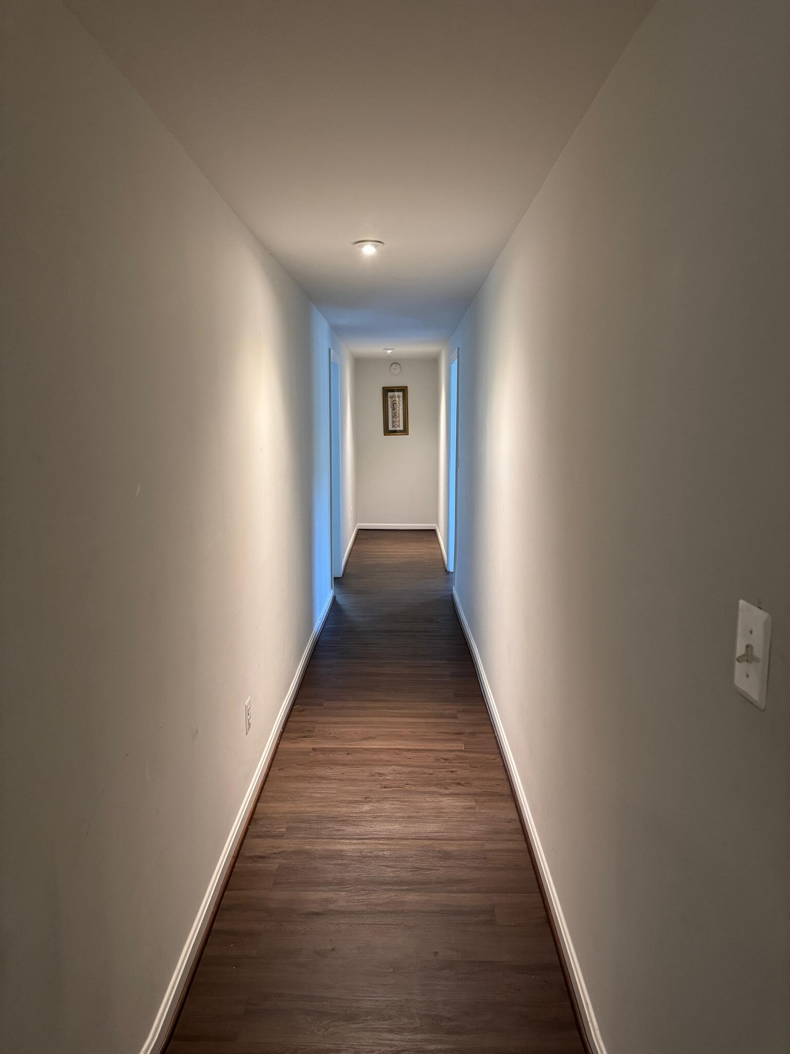 Hallway - 19004 Queen Dr