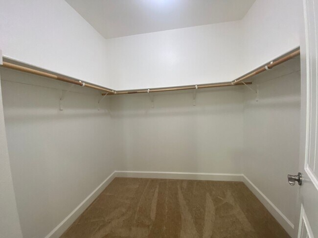 Building Photo - Dublin Ranch 4 Bed & Loft, 3 Bath, close t...