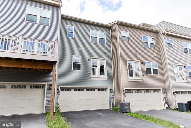 Building Photo - 6063 Piscataway St