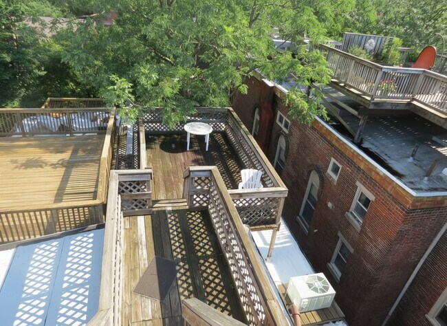 Building Photo - 1619 Spruce St