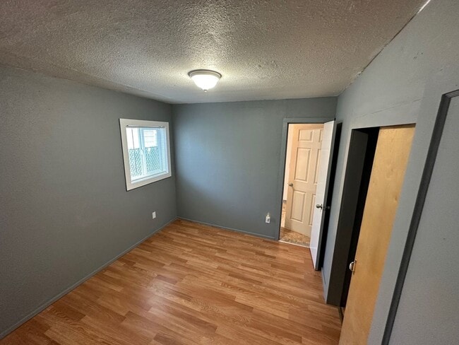 Building Photo - 2415 Eberlein Ave