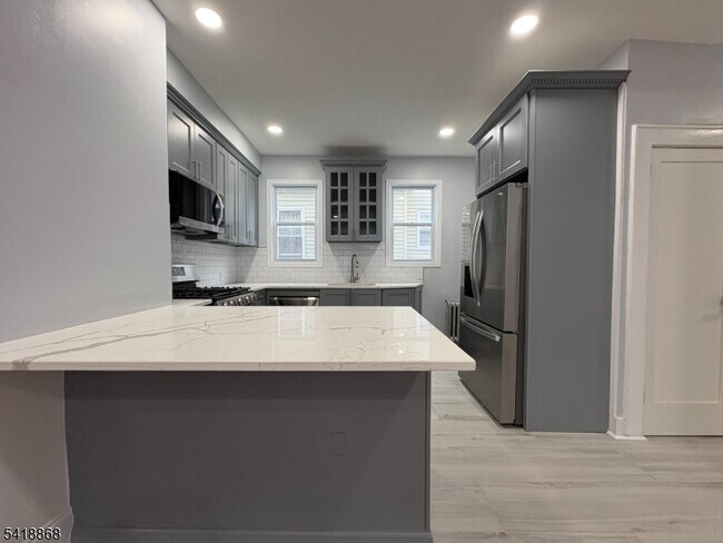 Building Photo - 16 Jacoby St