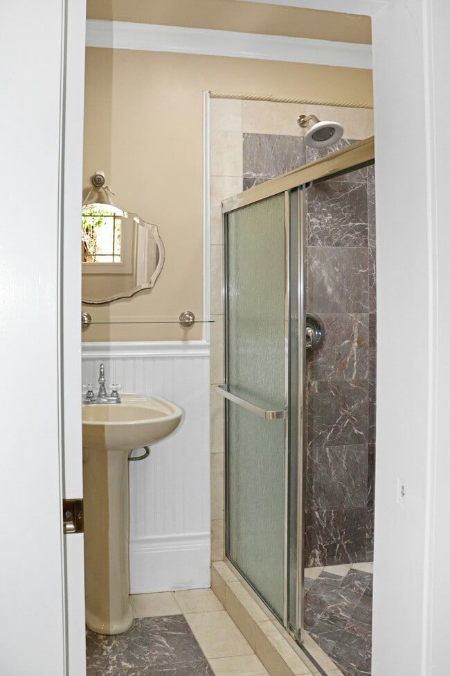 Building Photo - 1399 San Anselmo Ave