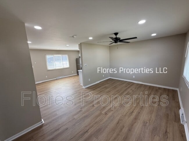 Building Photo - 1413 Cranwood Dr