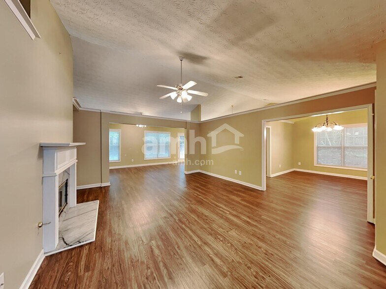 Building Photo - 3301 Freedom Landing NW