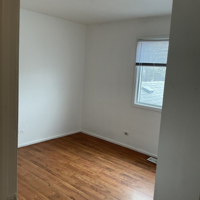 Building Photo - 2333 Windsor Ln