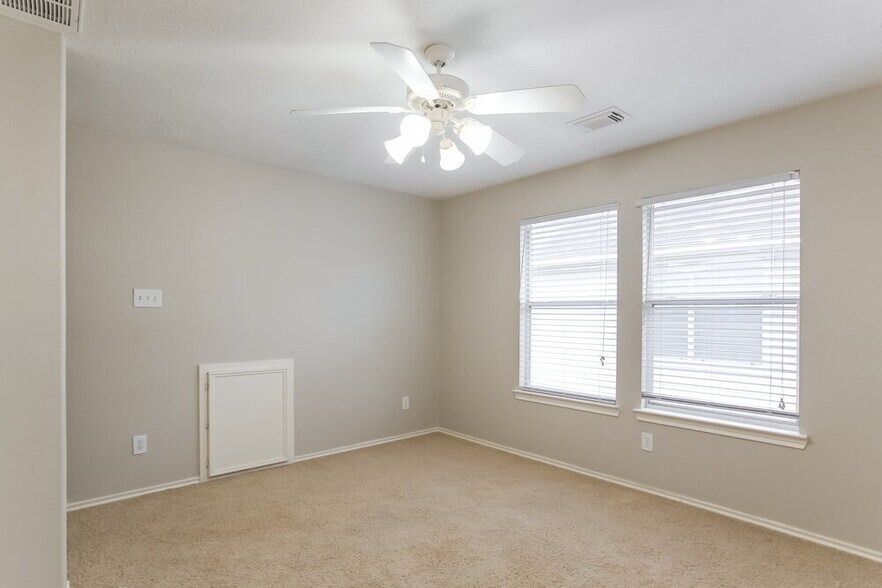 Building Photo - 6619 Rockwall Trail Dr