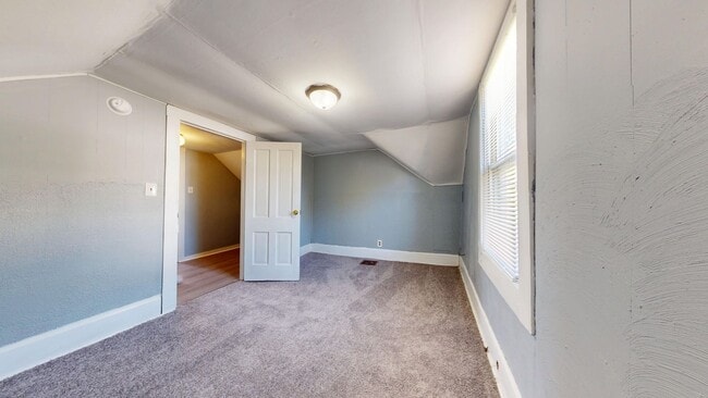 Building Photo - 3 bedroom, 1 1/2 bath in Mansfield!