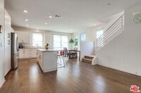 Building Photo - 2700 E Chaucer St