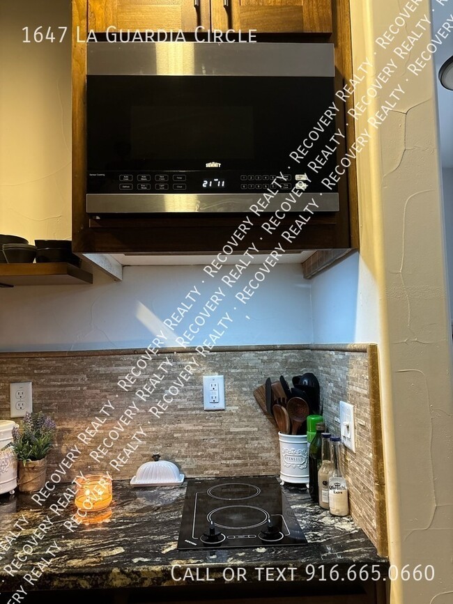 Building Photo - 1647 La Guardia Cir