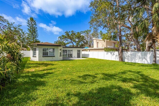 Building Photo - 8335 42nd Ave N