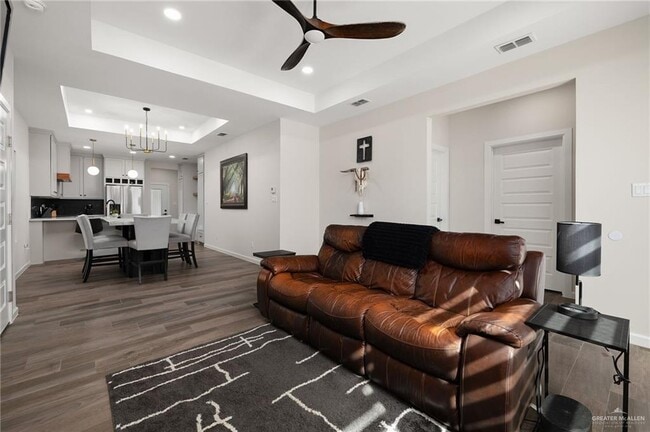 Building Photo - 16 Diamond Head Ave