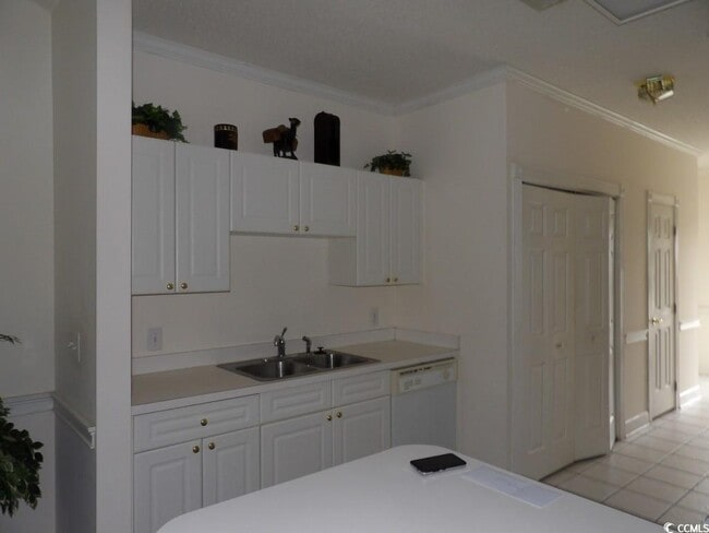 Building Photo - 4149 Hibiscus Dr
