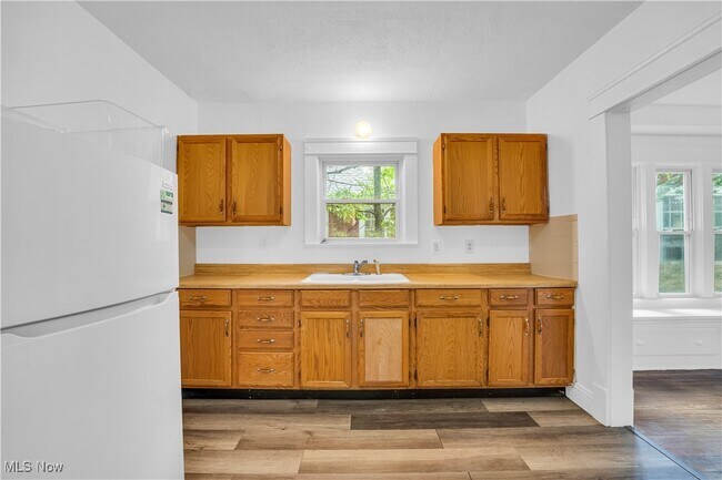Building Photo - 3345 Desota Ave
