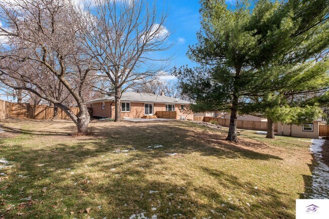 Building Photo - Available now! Spacious 3 Bed, 3 Bath Home with Modern Open Layout & Lawn Care Included