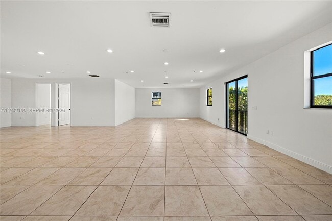 Building Photo - 1730 Thomas St