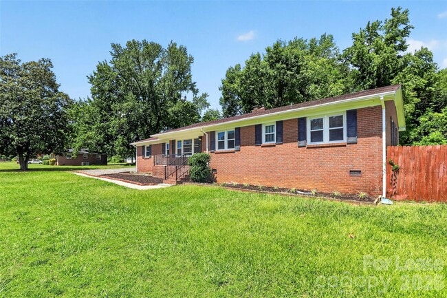 Building Photo - 6901 Ridge Ln Rd