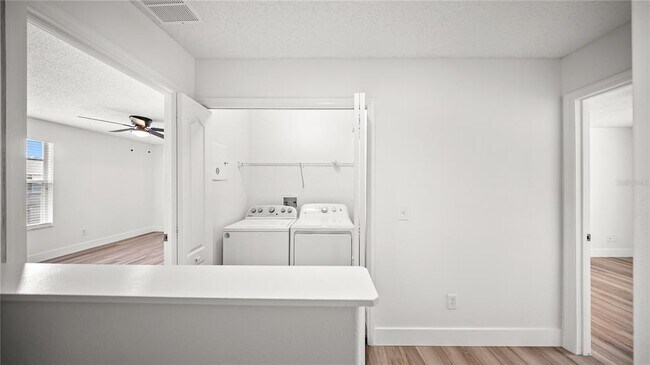 Building Photo - 12649 Somerset Oaks St