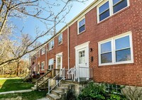 Building Photo - Newly Renovated! Charming & Spacious 3-Bed...