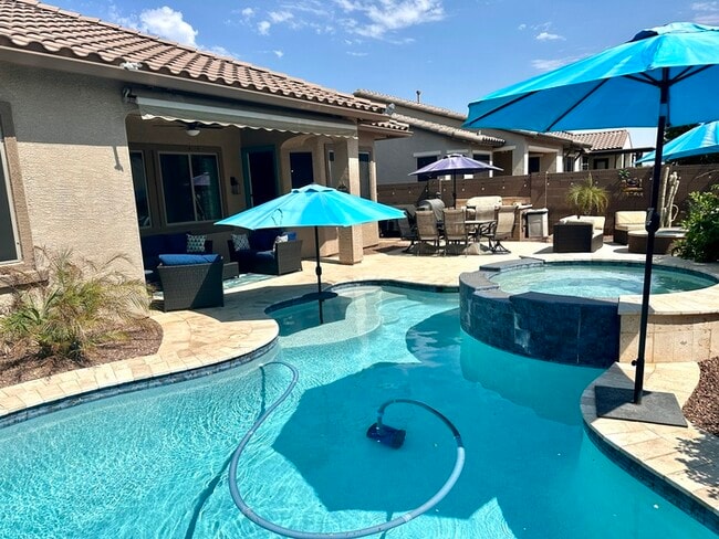 Building Photo - Estrella Mountain Ranch with Resort-style ...