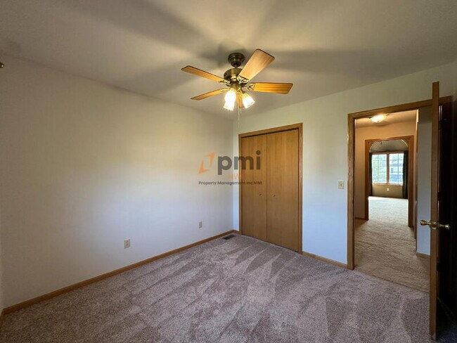 Building Photo - 384 Kingsmill Dr