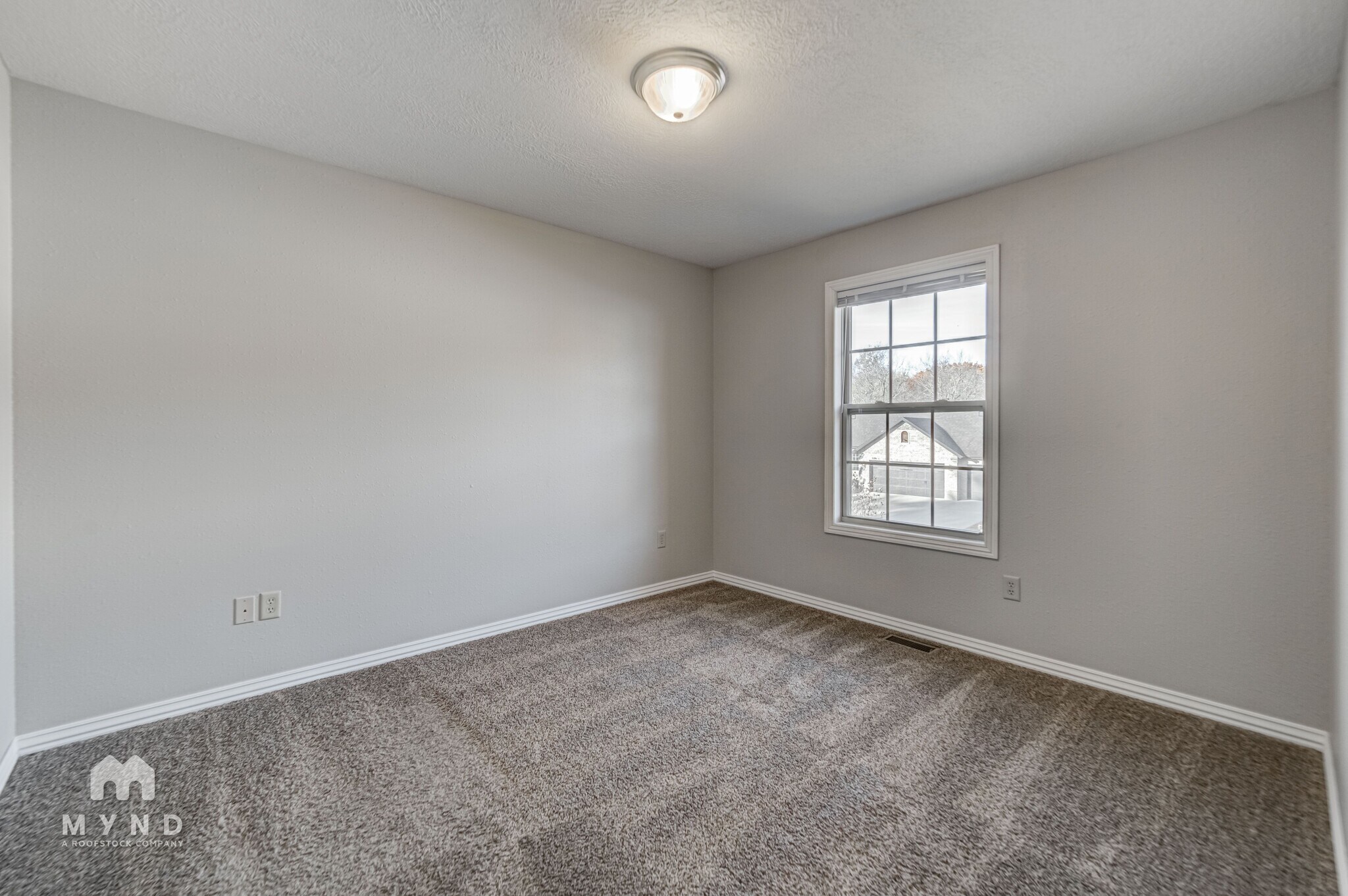 Building Photo - 112 N Peach Brook