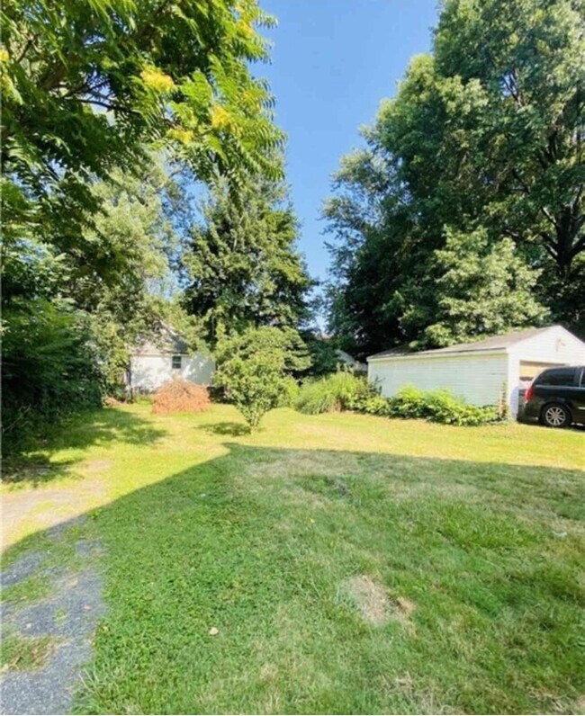 Building Photo - 849 Beardsley St