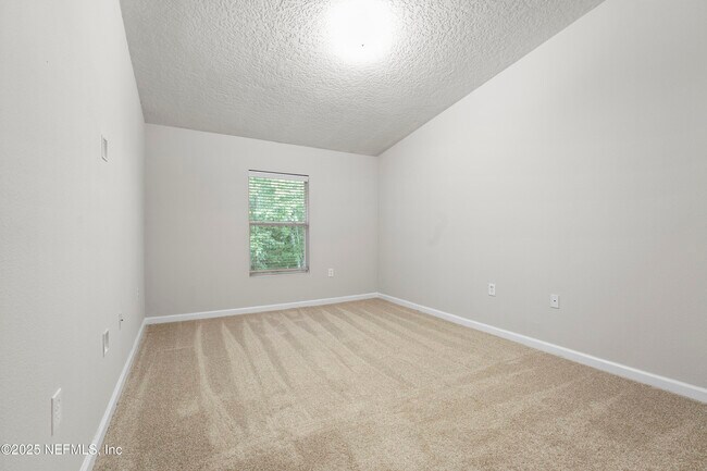 Building Photo - 7920 Merrill Rd