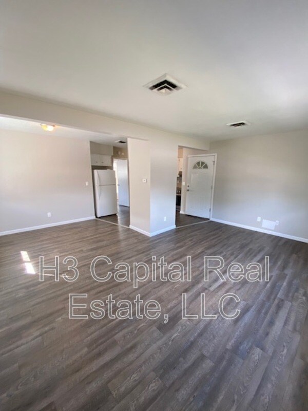 Building Photo - 417 Joseph Dr