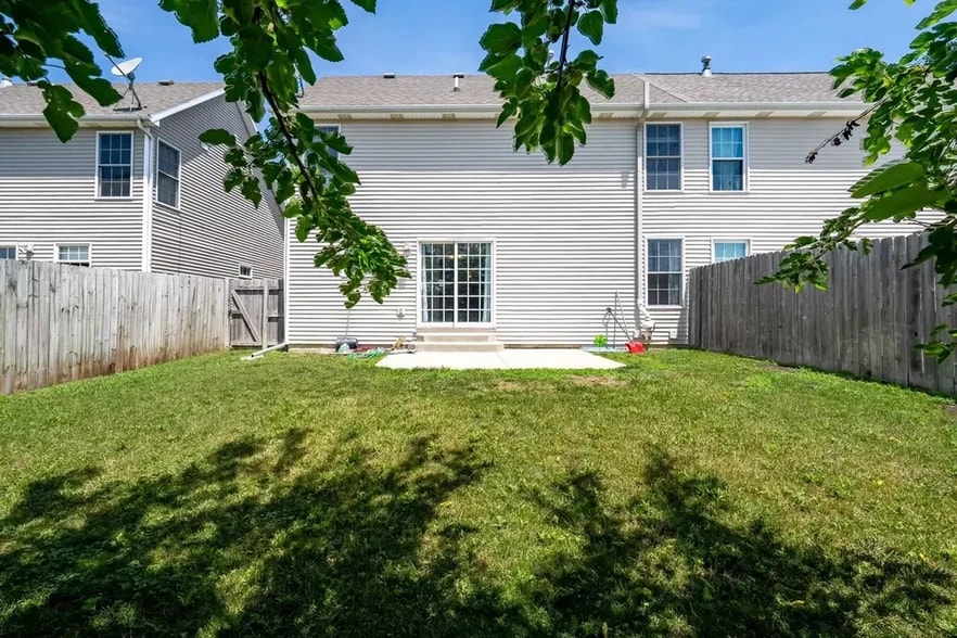 Building Photo - 1831 Marina Dr