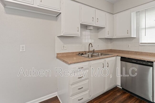 Building Photo - 1426 S Haden Ct