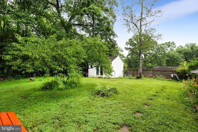 Building Photo - 11821 Sinclair Ln