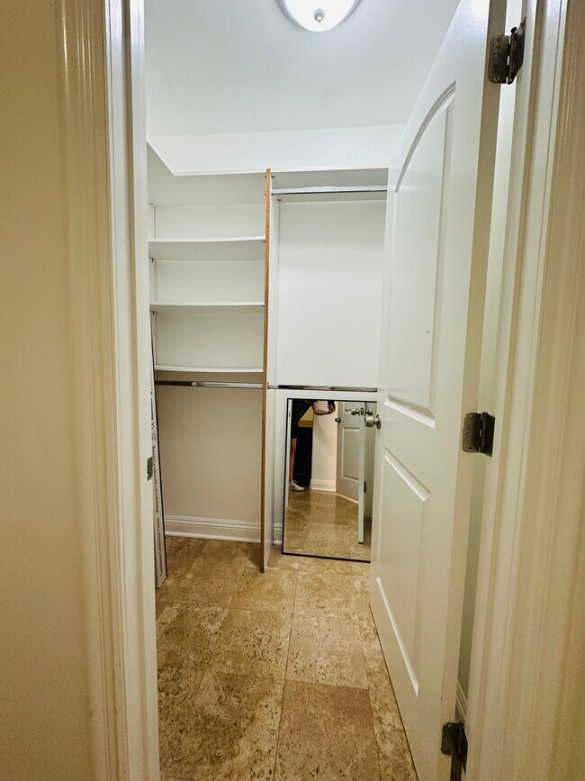 Building Photo - 5148 Otis Ave