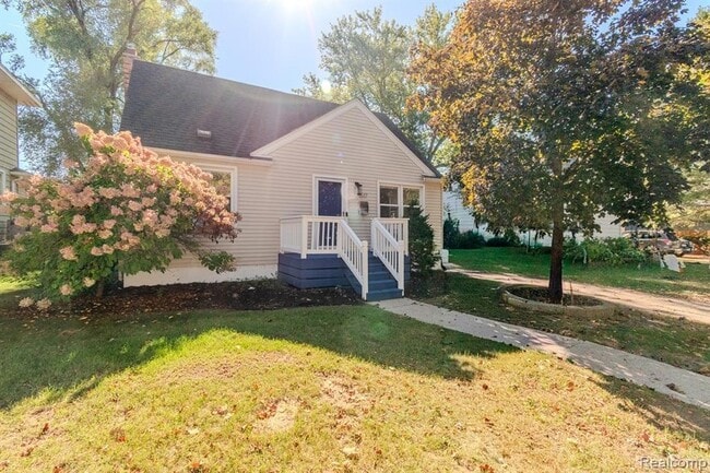 Building Photo - 1517 W Saratoga St