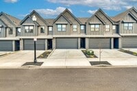 Building Photo - 6812 NE 131st Way