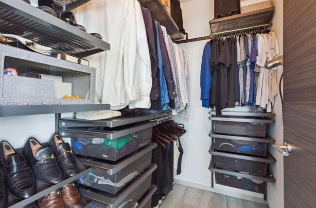 Building Photo - 101 N Shore Dr