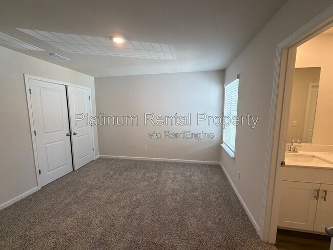 Building Photo - 337 Timberland Ave