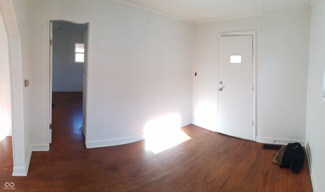 Building Photo - 210 N Routiers Ave