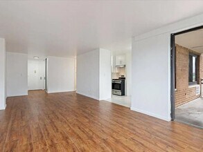 Building Photo - 185 Hall St