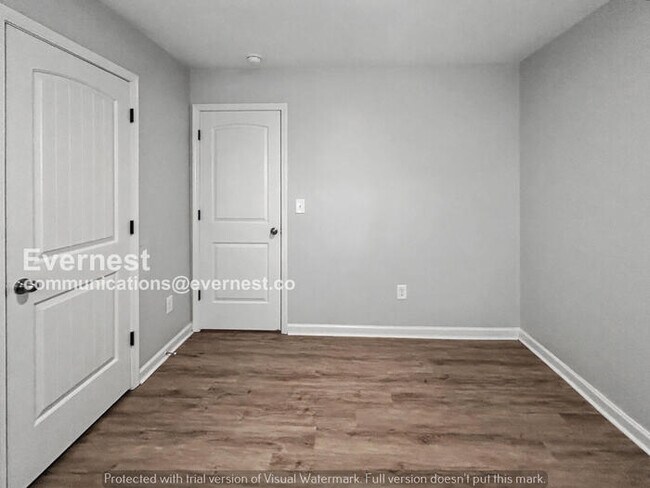 Building Photo - 3 Bed, 2.5 Bath Home with Attached Garage / Pet-Friendly / Available Now!