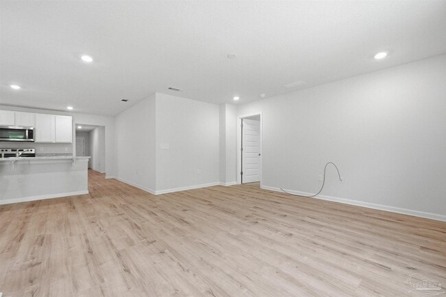 Building Photo - 5367 Peach Dr