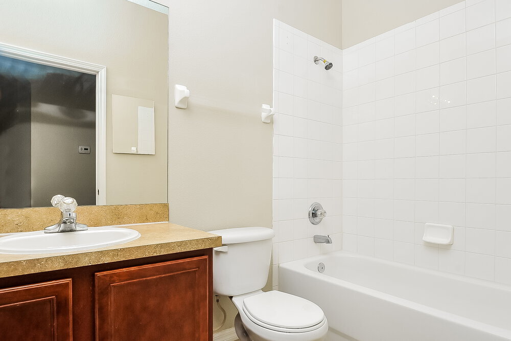 Building Photo - 6816 Surrey Oak Dr