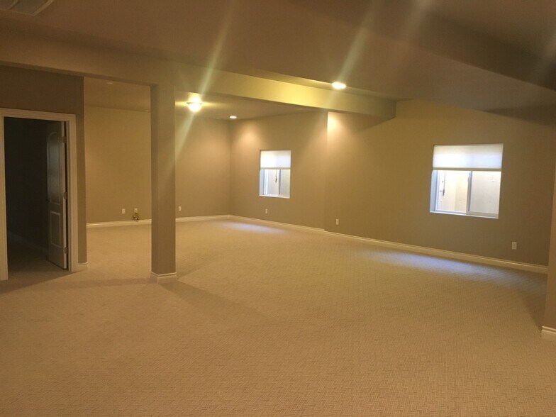 Building Photo - 7183 Jagged Rock Cir