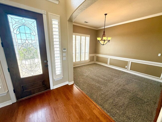 Building Photo - *COMING SOON* Luxurious 2-Story Home in Gated Stone Oak Community – Pool & Lawn Care Included