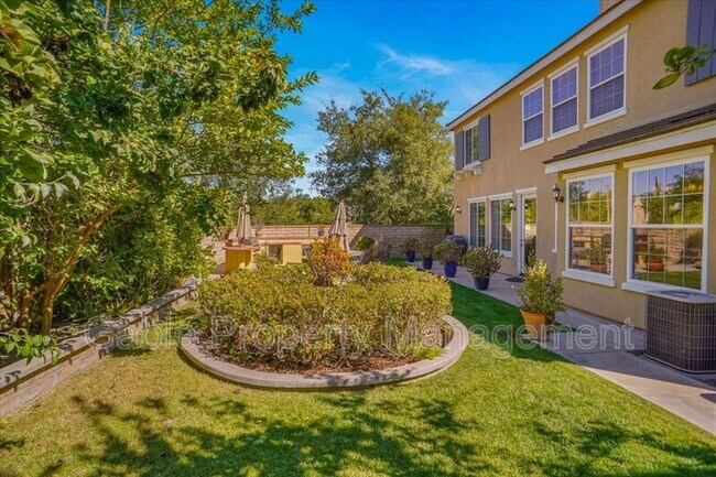 Building Photo - 26155 Lone Rock Ct