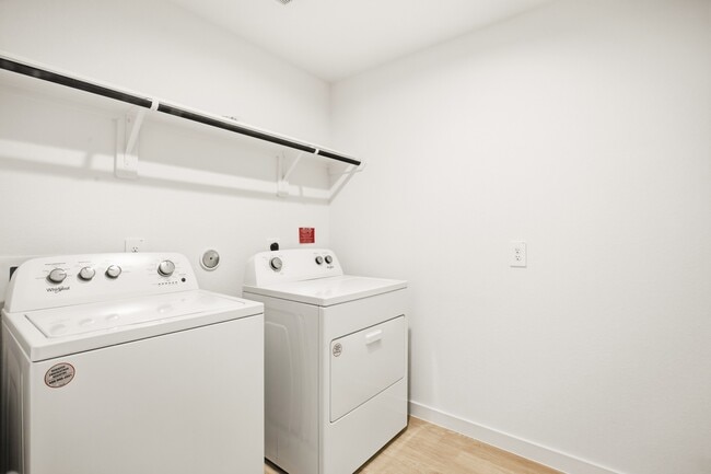 Building Photo - 30615 Skye Villa Ln