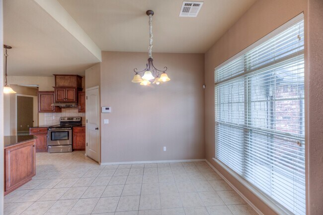 Building Photo - 1501 W Birmingham St