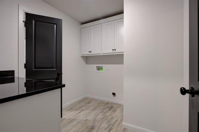 Building Photo - 2020 W Flintlock Wy