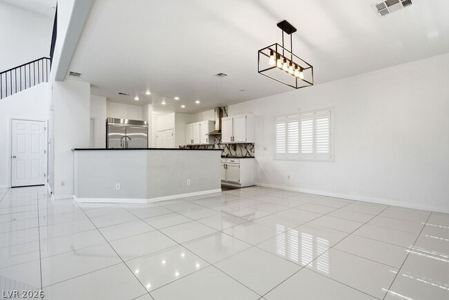 Building Photo - 7285 Winding Creek Dr