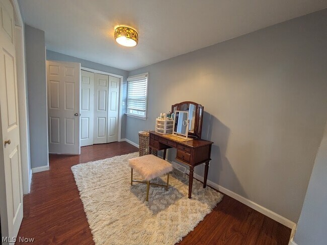 Building Photo - 1902 Harding Dr